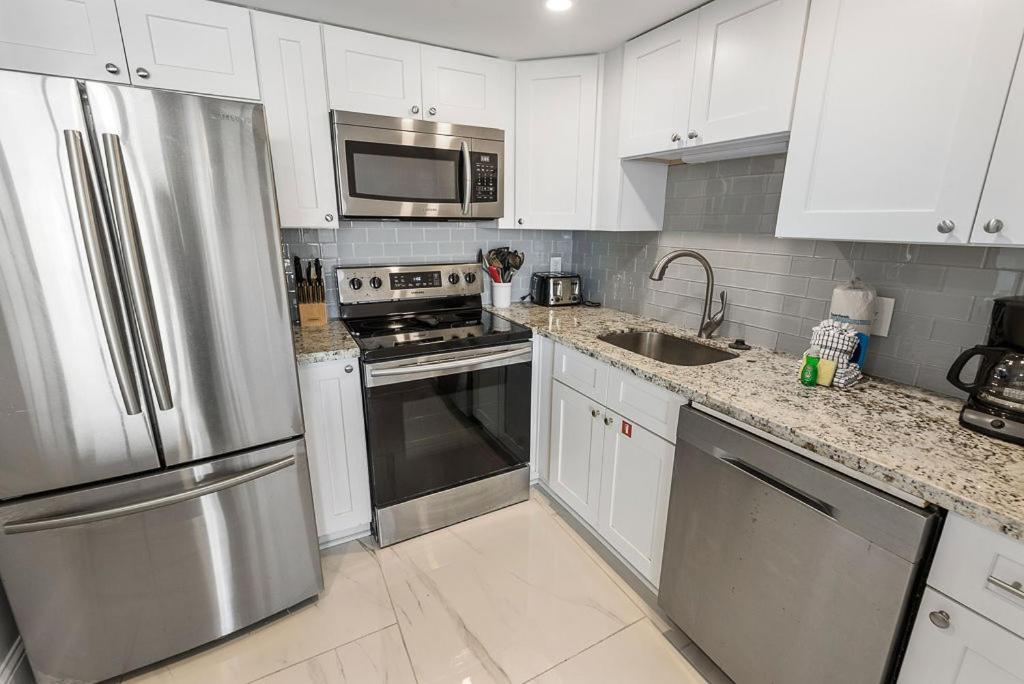 Island Winds East 308 By Albvr - Beautifully Renovated Beachfront Condo & Steps Away From Hangout & More! Gulf Shores Eksteriør billede